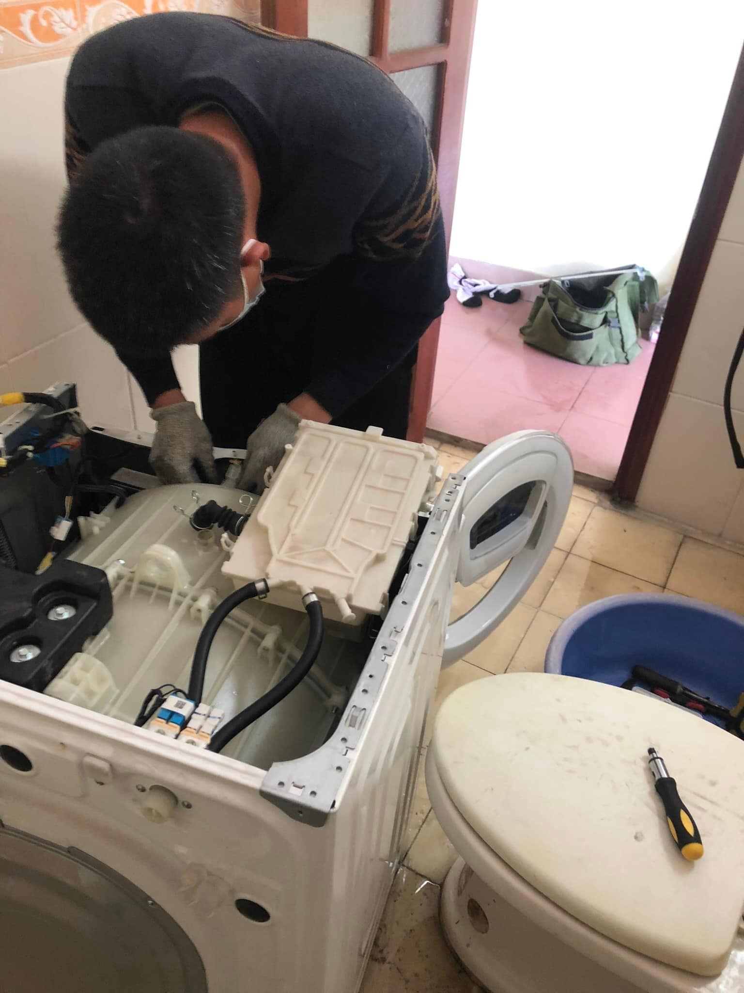 Dịch Vụ Sửa Máy Giặt Cửa Ngang Báo Lỗi Tại Nhà 0985.385.179 2 Dịch Vụ Sửa Máy Giặt Cửa Ngang Báo Lỗi Tại Nhà